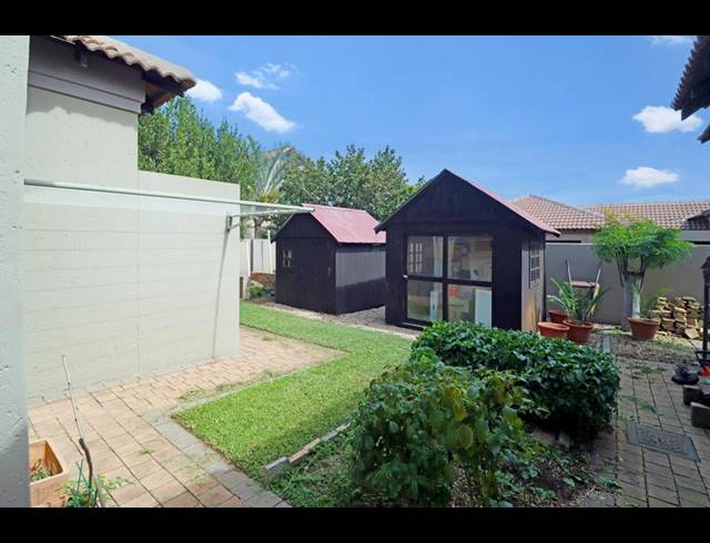 4 BEDROOM HOUSE FOR SALE IN AMBERFIELD MANOR